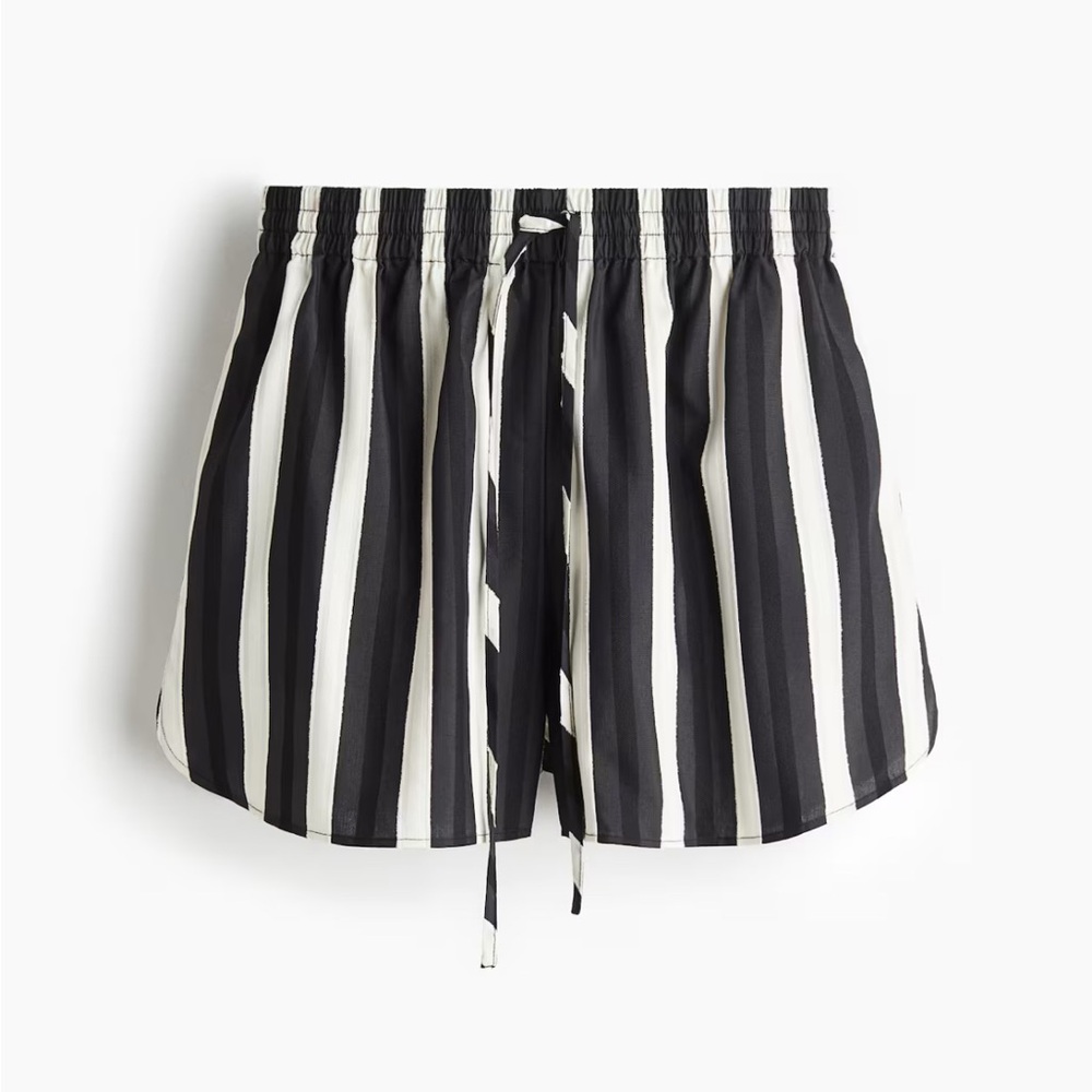 H&M Dobby BLACK AND WHITE striped shorts size XXL NWT SOLD OUT
